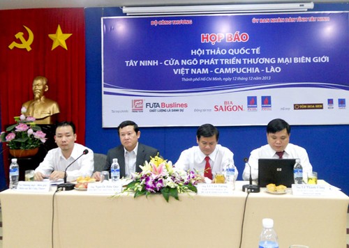 Séminaire international sur le développement du commerce frontalier à Tay Ninh - ảnh 1